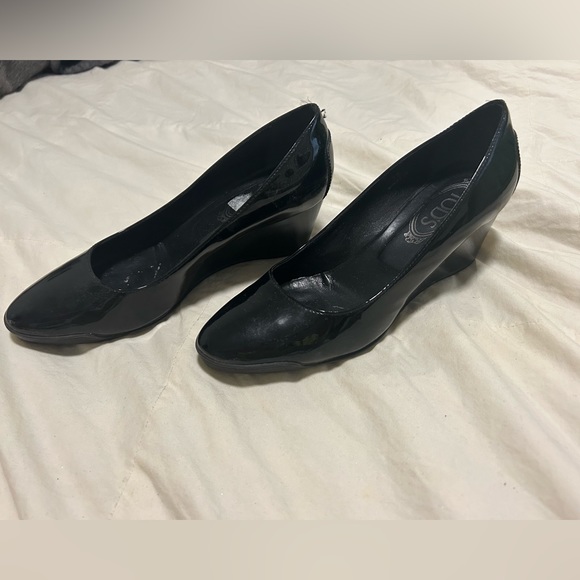 Patent leather wedges. - Picture 2 of 4